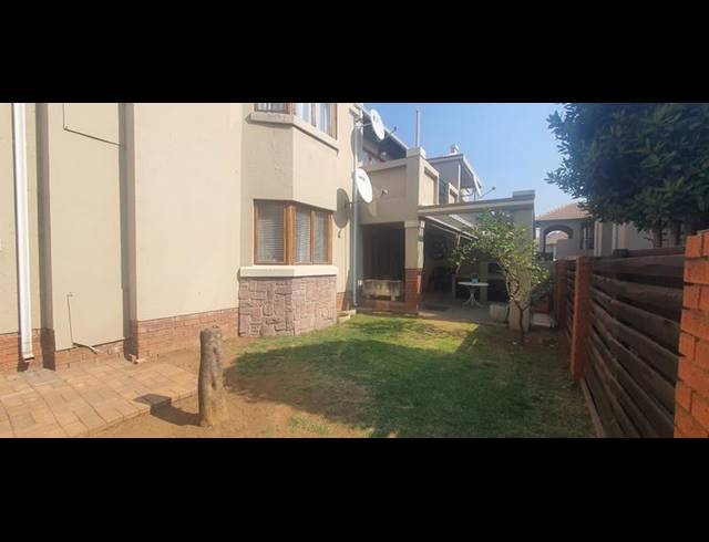 2 BEDROOM TOWNHOUSE FOR SALE IN MEYERSDAL